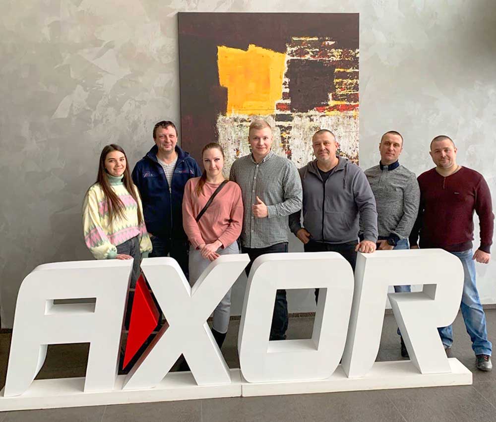 Фахівці AXOR провели екскурсію заводом для технічних спеціалістів компанії «Вікна Нові»